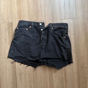 Black Levi 501 shorts size 28